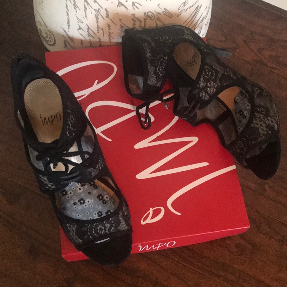 Impo black lace pumps
